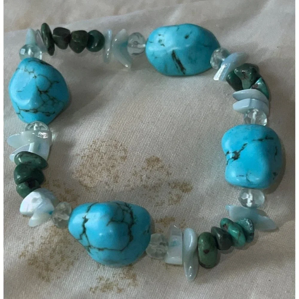 Green and Blue Turquoise Crystal Chip Stretch Bracelet -- 7.25